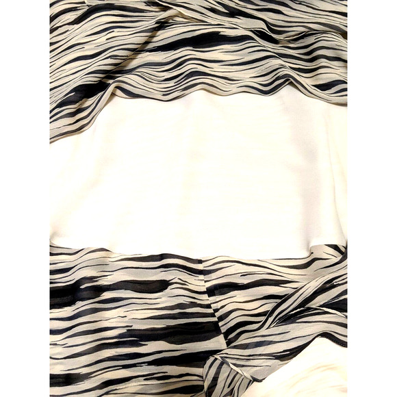 Calvin Klein 100% Silk Flowy Skirt Lined Asymm - Picture 4 of 7